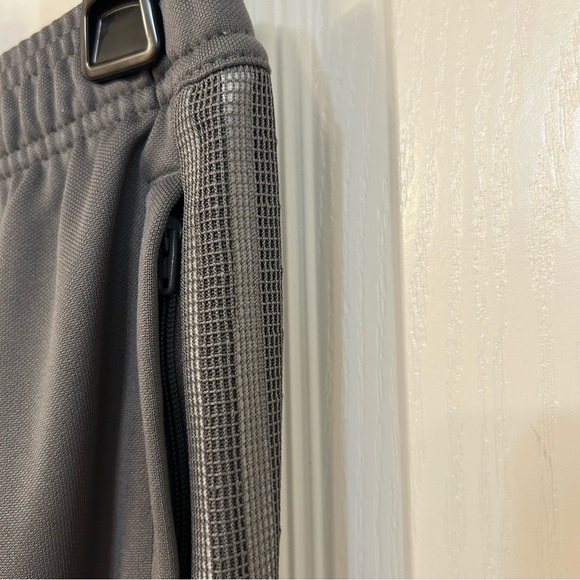 NWT Adidas Tiro 21 Men's Track Pants Front Zip Pockets in Team Grey Four Size S - Picture 5 of 9